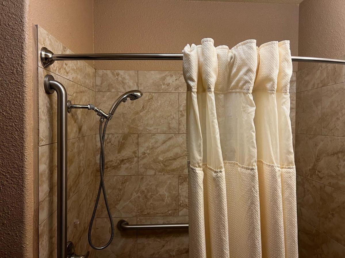 Queen Room with Two Queen Beds - Mobility/Hearing Accessible - Non-Smoking